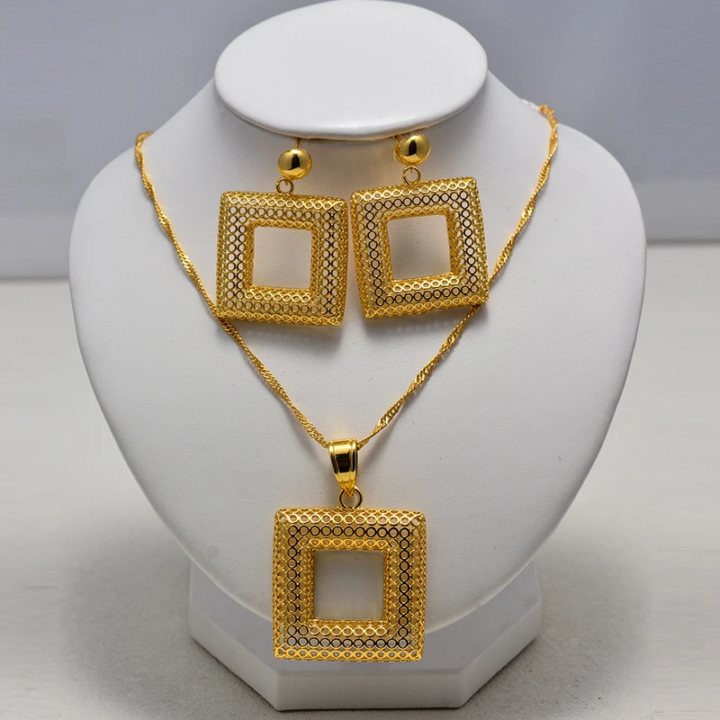 Комплект ювелирных изделий из Дубая для женщин золотого цвета с подвеской в виде