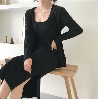 

2021 New High Quality Winter Women's Casual Long Sleeved Cardigan + Suspenders Sweater Vest Two Piece Runway Dresses Suit