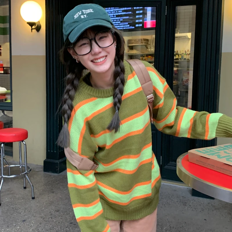 

Control to film ghost horse is qiu dong brim joker mixed color stripe languid is lazy wind knitting sweater coat