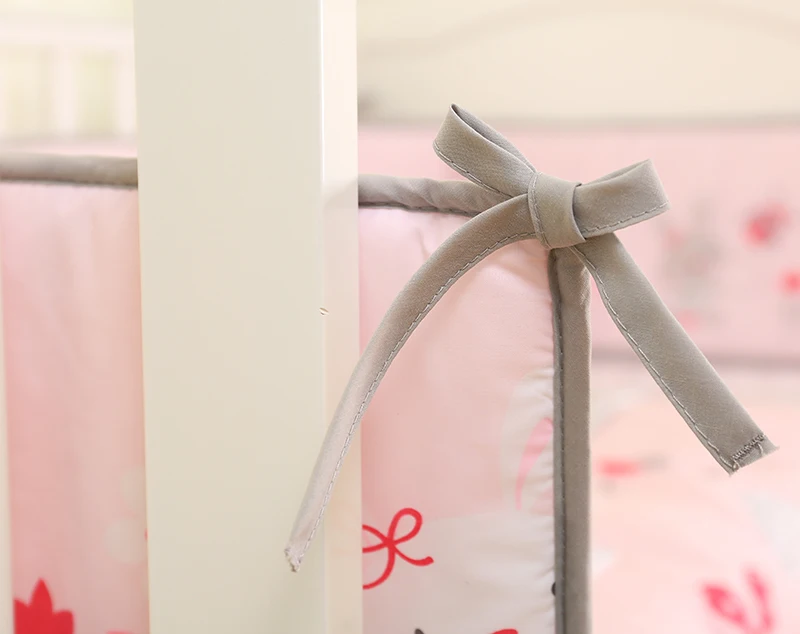 Комплект постельного белья для маленьких девочек розовая кроватка с кроликом из