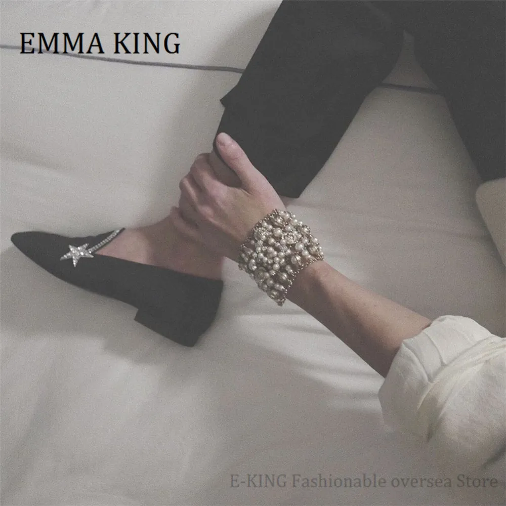 

Women Crystal Star Casual Flats Loafers Ladies Comfor Slip On Suede Leather Lazy Shoes Luxury Designer Women Flat Shoes 2020 New