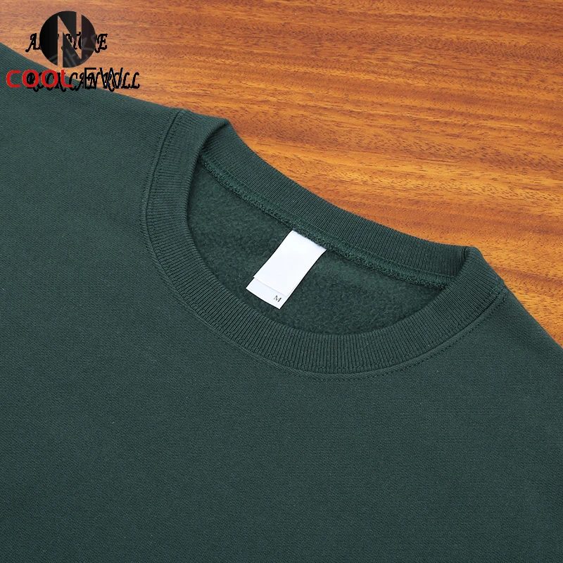 

Hoodies & Sweatshirts