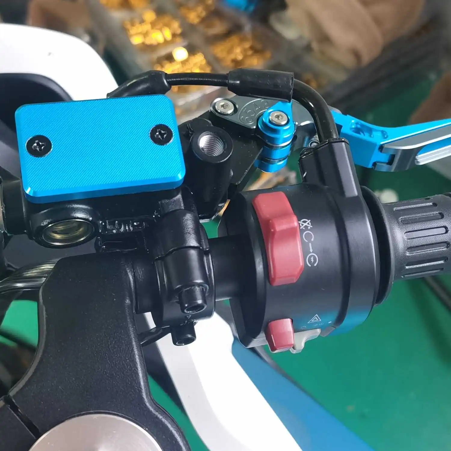 

for Cfmoto 250sr 250nk Aluminum Alloy Upper Pump Cover Reservoir Cap Brake Master Cylinder Oil Cup Cover