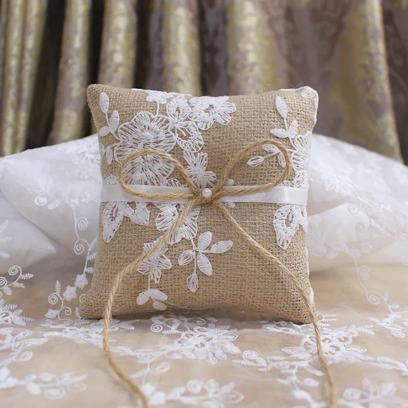 

1pcs Vintage Rustic Wedding Ring Pillow for Wedding Decoration Linen Lace Rhinestones Pearl Decor with Ribbons