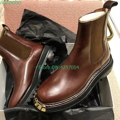 2022 New Black Leather Metal Decoration Chelsea Boots For Women Platform Shoes Women Winter Boots Women Carved Bullock Botines