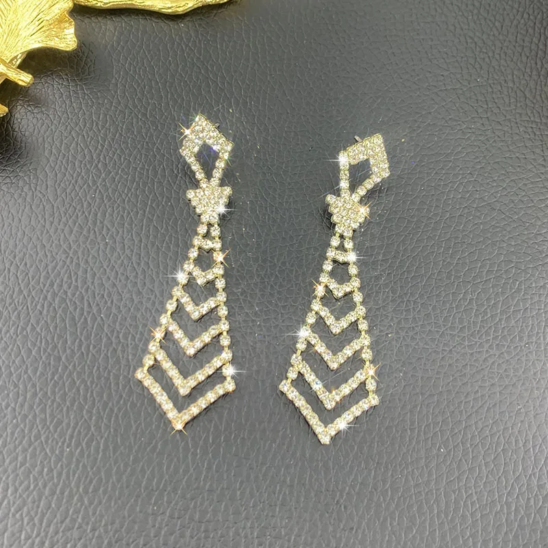 Фото JXCUL блестящие серьги с геометрическим кристаллом для женщин, Bijoux в форме галстука, висячие серьги со стразами, эффектные ювелирные изделия A426 №1