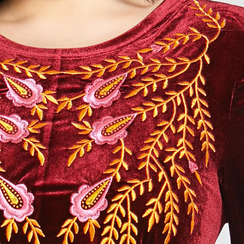 

Plus Size Ethnic Velvet Abaya Women Maxi Dress Embroidery Jilbab Dubai Kaftan Turkish Thick Robe Arabic Islamic Clothing Ramadan