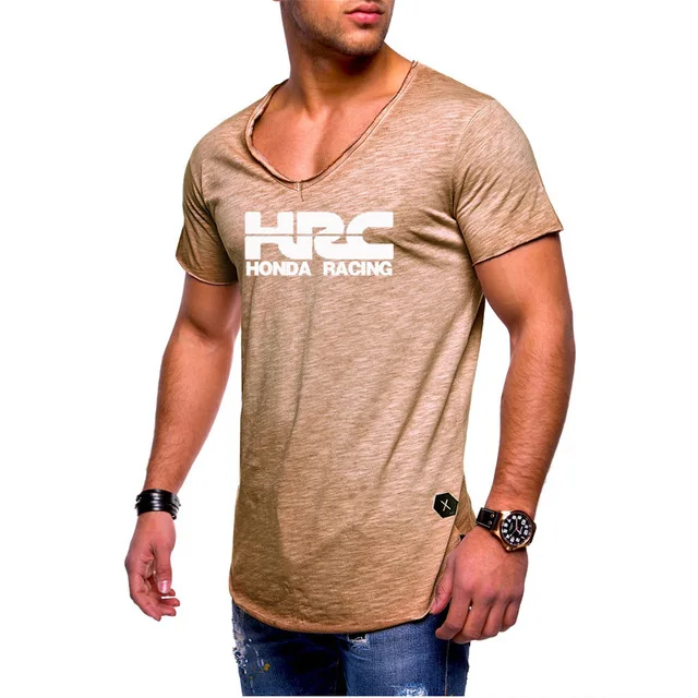 Мужская хлопковая футболка с коротким рукавом V-образным вырезом и логотипом