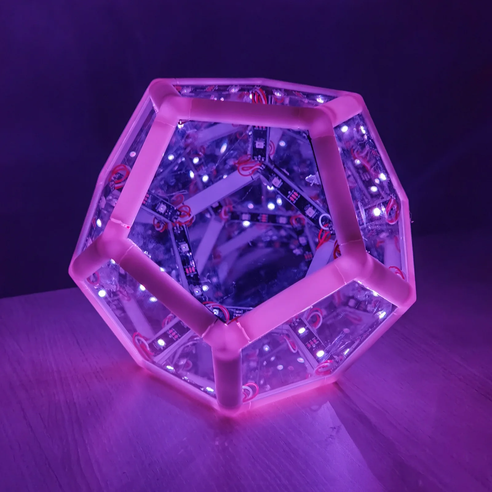 

Infinite Dodecahedron Color Art Light 3D Spiral Space LED Night Lamp USB Charging Projection Lamp Home Desktop Decoration Gift