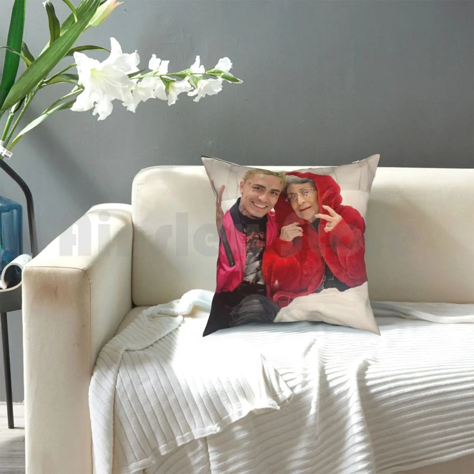 Подушка с бабушкой домашняя мягкая декоративная подушка рисунком гипечудовище