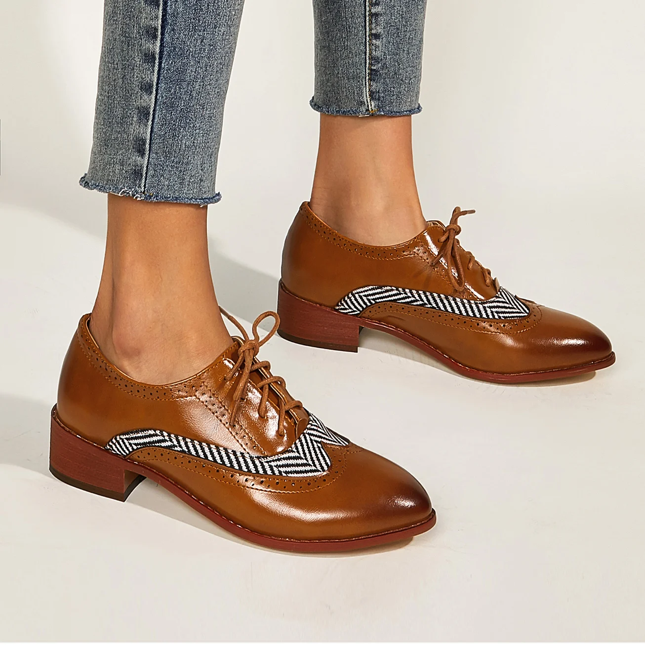 

2021 New Square Root Pointed Toe Thick Heel Casual Fashion Leather Shoes Striped Cloth Stitching PU Low Heel Ladies Office Pumps
