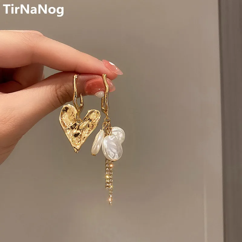 

Han Edition Of The New Asymmetric Baroque Imitation Pearl Earrings Contracted Geometric Heart-shaped Earrings Women Jewelry