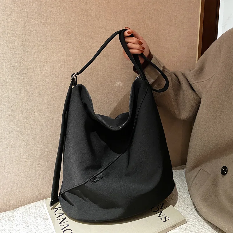 

2021 New Korean Version Of Student Messenger Bag Simple Ladies Class Shoulder Bag