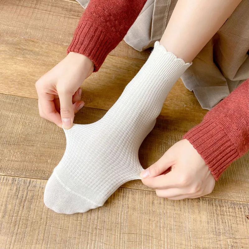 

Women Socks Unisex Pure Cotton Vertical Stripes Elastic Soft Skin-friendly Breathable Japanese All-match Solid Color Autumn