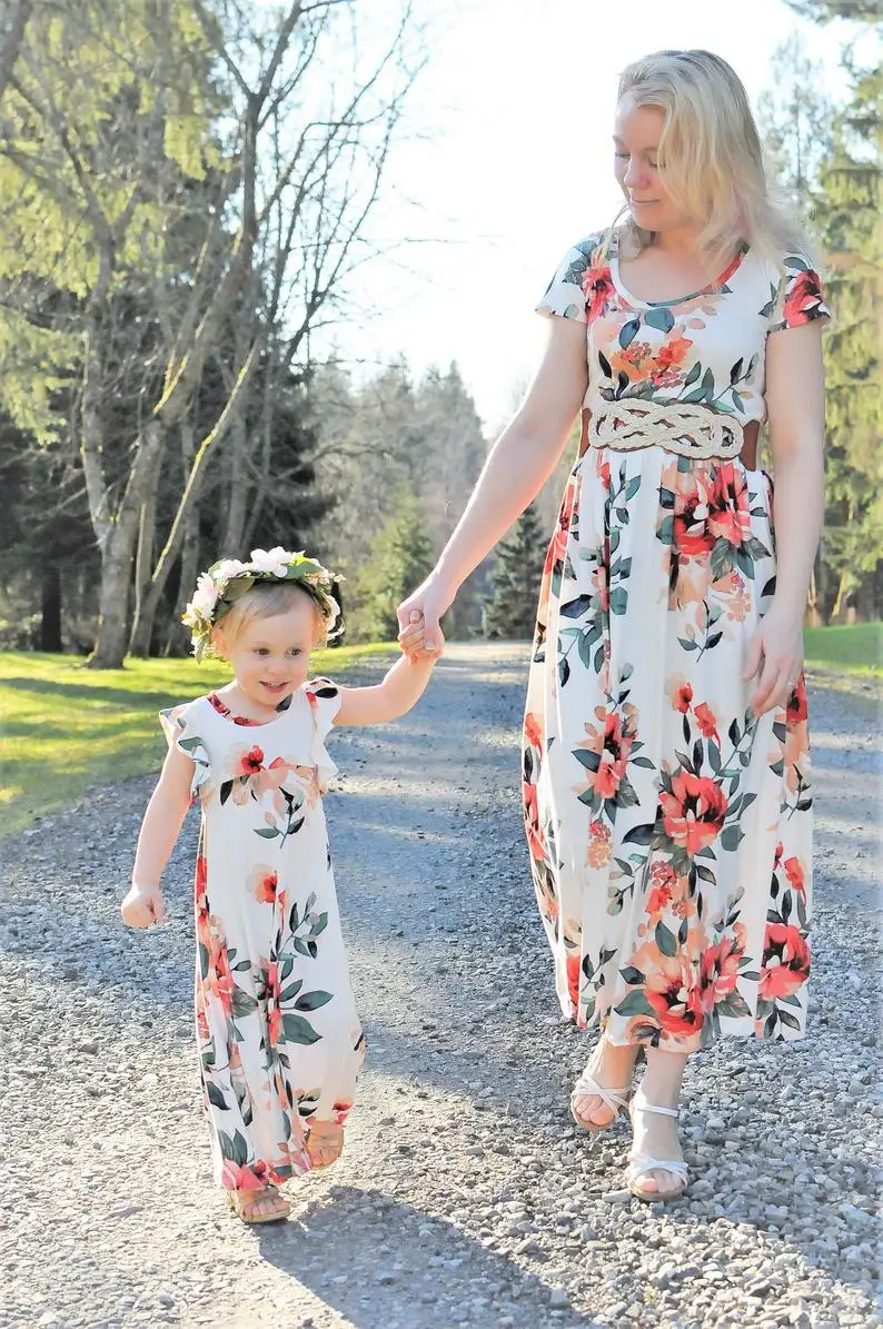 

Summer Mother Daughter Macthing Dresses Family Set Flower Mom Mum Baby Mommy and Me Clothes Fashion Women Girls Long Dress