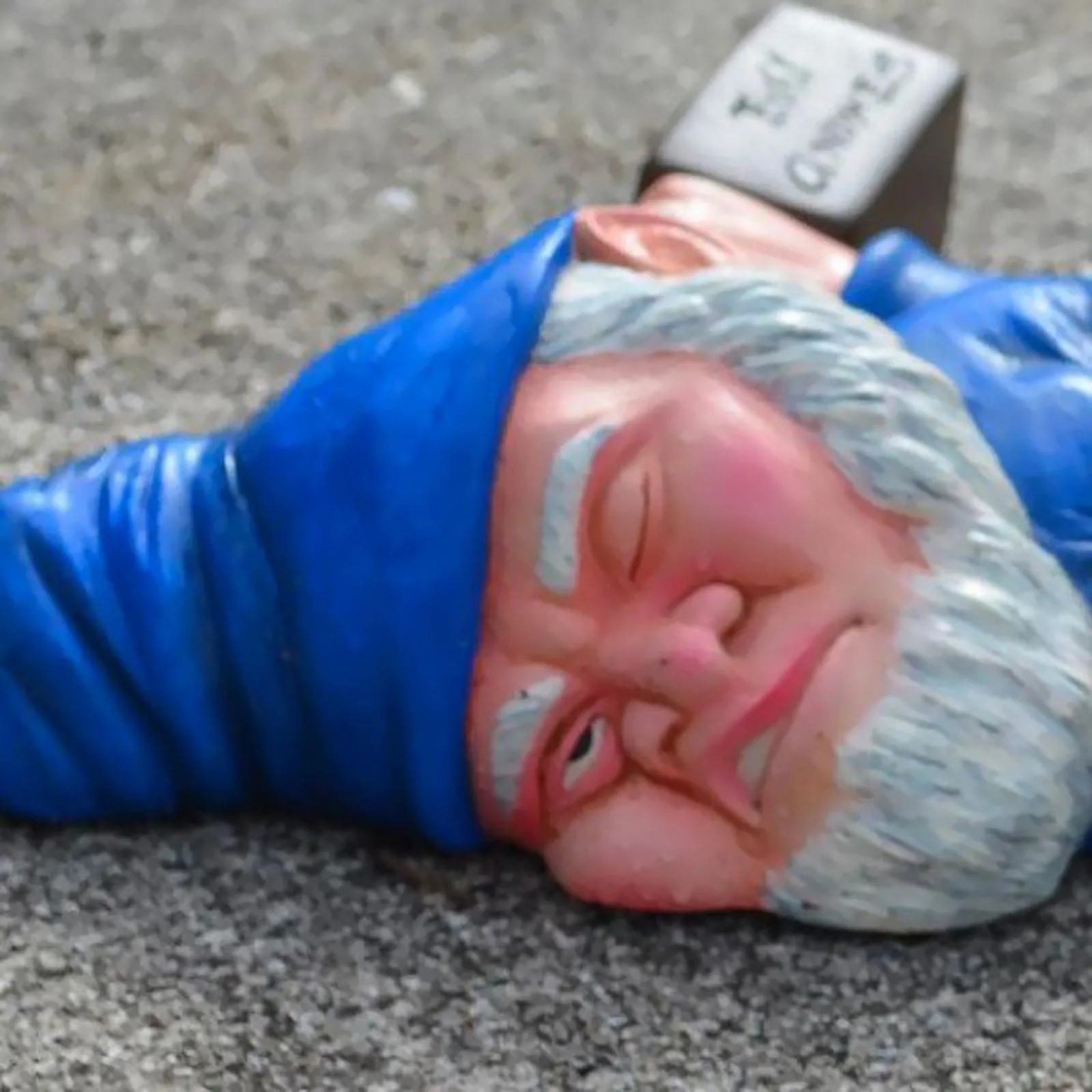 Садовая декорация архитектуры "Креативный пьяный гном" декоративная статуя из смолы "Милый".