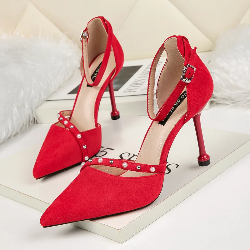 Korean version of the fashion pointed pearl high heels nightclub was thin with a female sandals stiletto temperament |