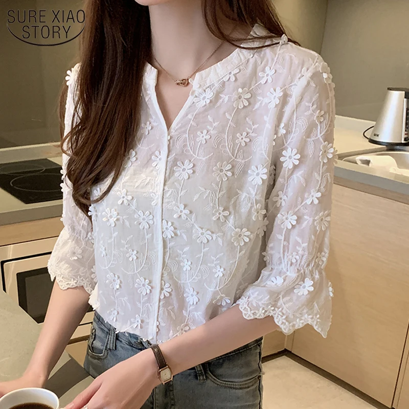 

2022 Summer Fashion Women Shirt New Korean Style Embroidered White Tops Cotton Blouse Floral V-neck Woman's Tops Solid Chic