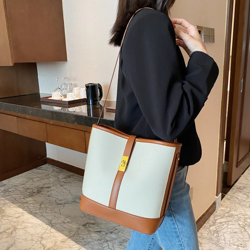 

Популярная вместительная сумка, женская сумка, новинка 2021, модная сумка-мешок контрастных цветов, Холщовая Сумка на плечо, комплект из двух ...