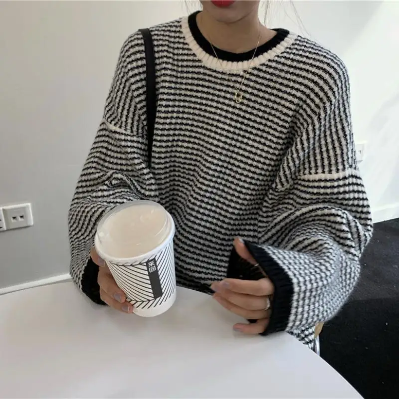 

NEW Sweaters Women Vintage Striped Chic Preppy Simple O-neck Korean Ladies Knitwear Fall Basic Stylish Female Pullover Retro Spr