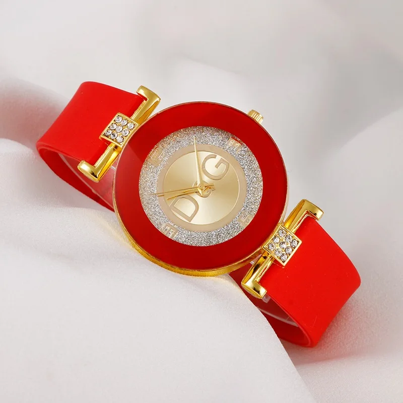 Dqg Brand European And American Simple Design Ladies Quartz Watch Black And White Silicone Strap Large Dial Creative Fashion