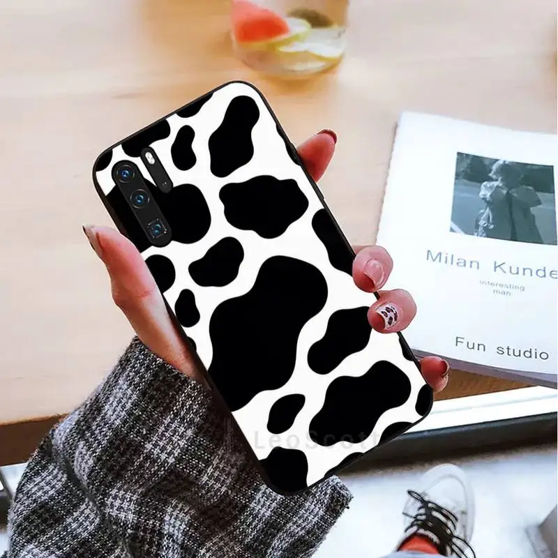 

Cow Milk Black White Phone Cases For Huawei honor Mate mate P 10 9X 10i 20 30 40 y7 lite pro p smart 2019
