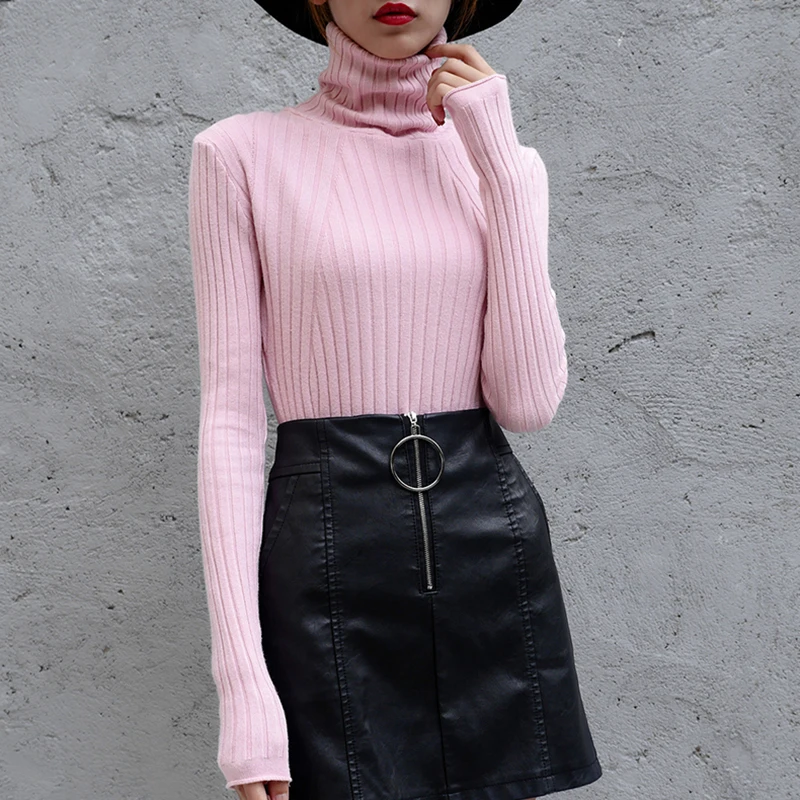 Свитер женский трикотажный с высоким воротником и рукавами на осень/зиму |