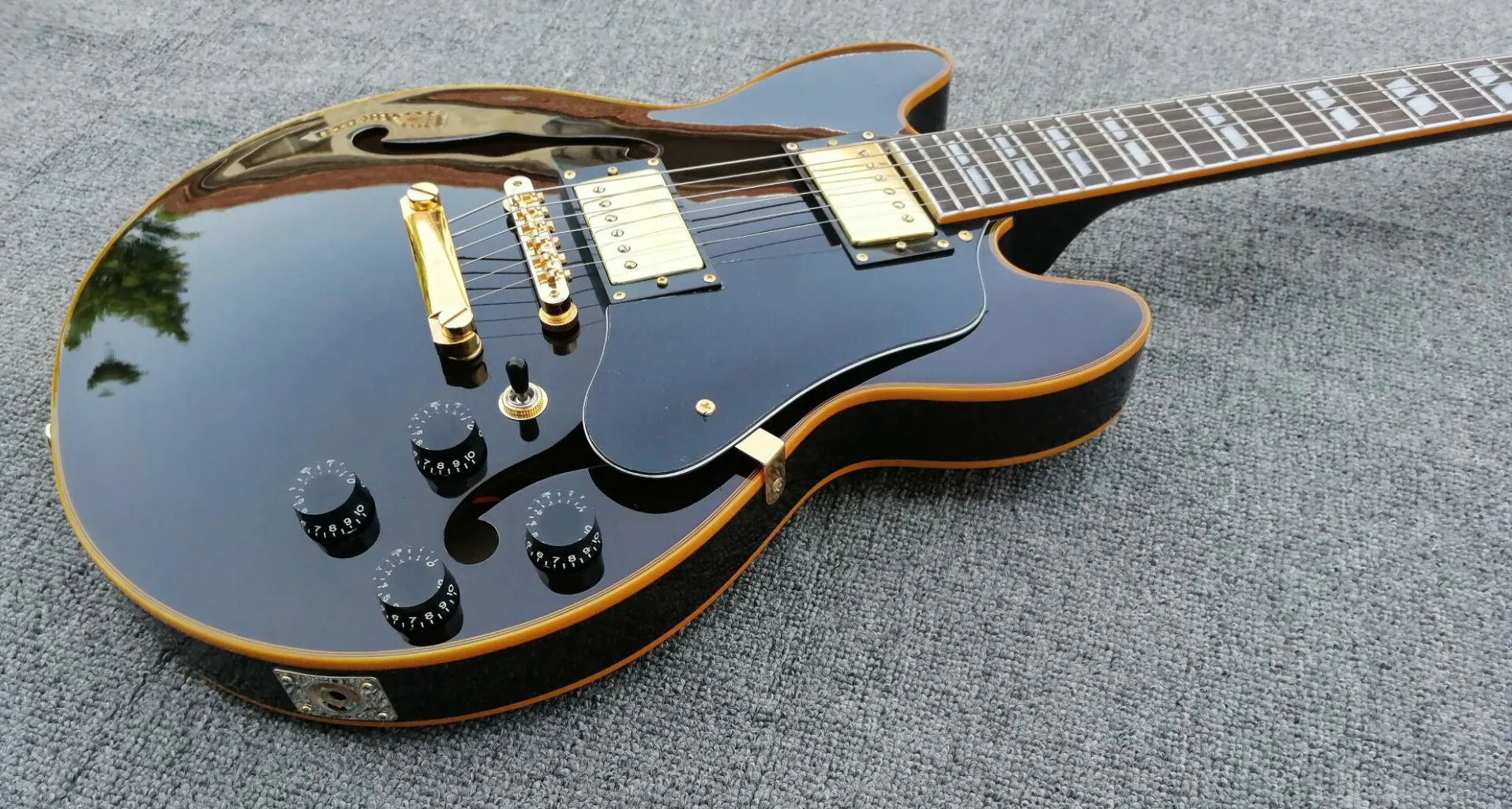 Small Size ES 339 Semi Hollow Body Black Jazz Electric Guitar Yellow Binding, Gold Hardware, Dual Slash Fretboard Inlay