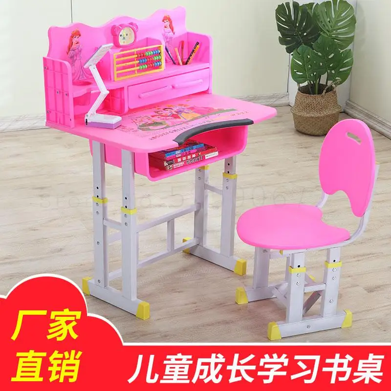 Детский обучающий стол можно комбинировать с подъемником для мальчиков и