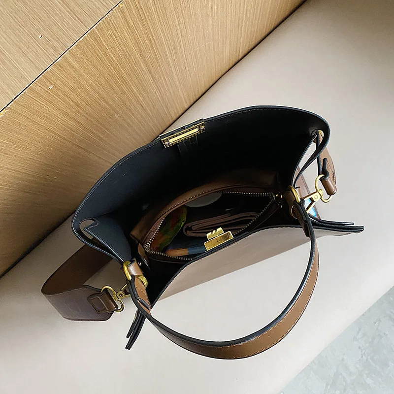 

New Fashion Solid Color Large Capacity Wide Shoulder Strap One Shoulder Crossbody Hand Bag