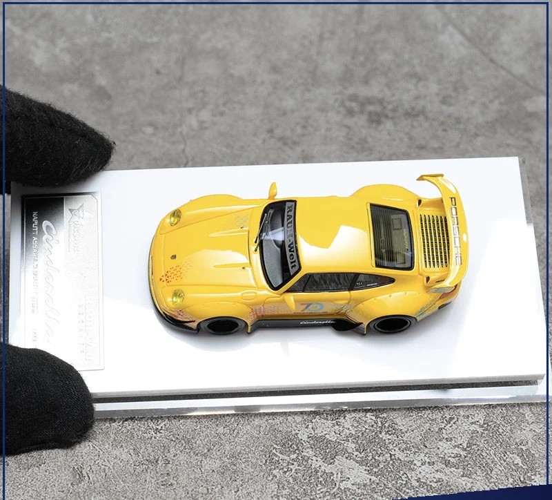 Модель автомобиля из каучука Fuelme 1:64 RWB993 Золушка 70-я годовщина специальное