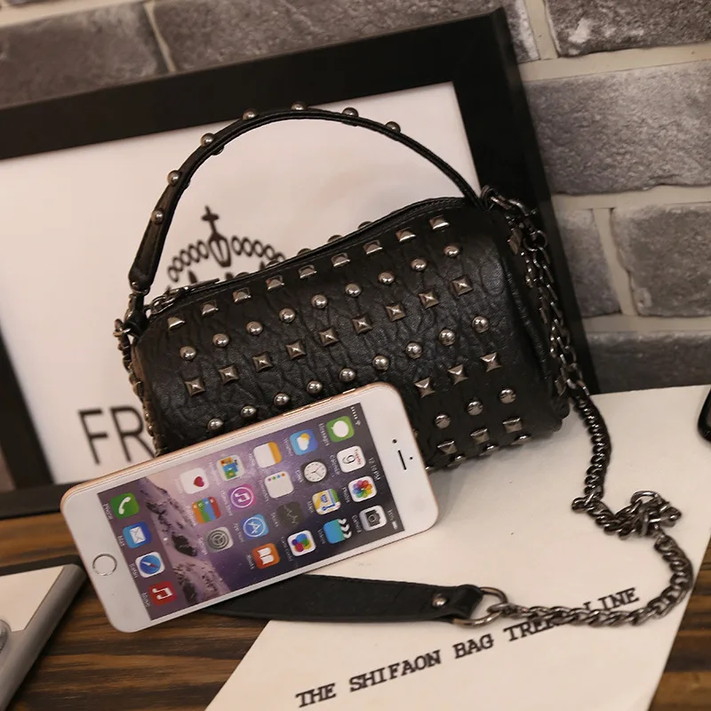 Кожаный кошелек с заклепками сумки на цепочке женская сумочка клапаном