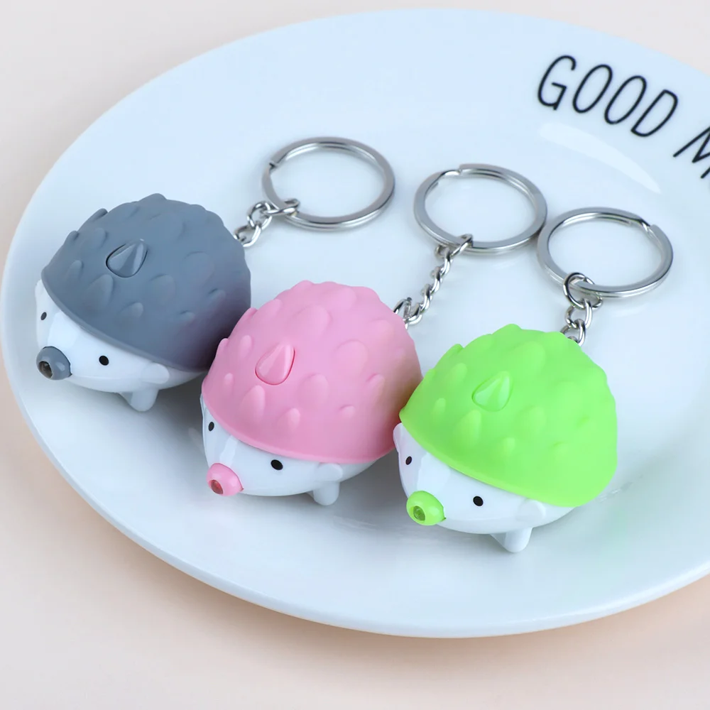 Милый брелок со светодиодной подсветкой в виде ежика мини-фонарик светящееся