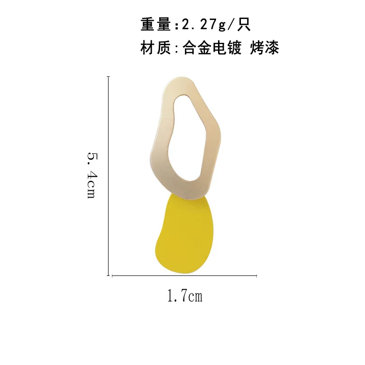 Женские асимметричные серьги карамельных цветов простые висячие в японском и