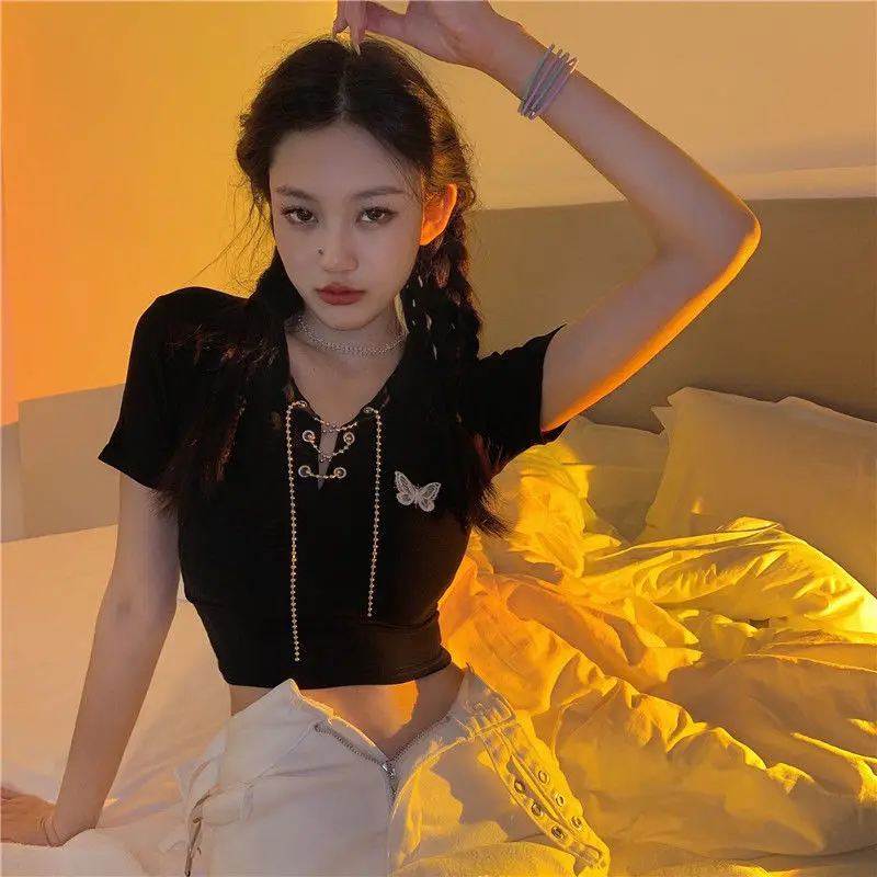 Женский короткий топ с V-образным вырезом укороченный коротким рукавом и