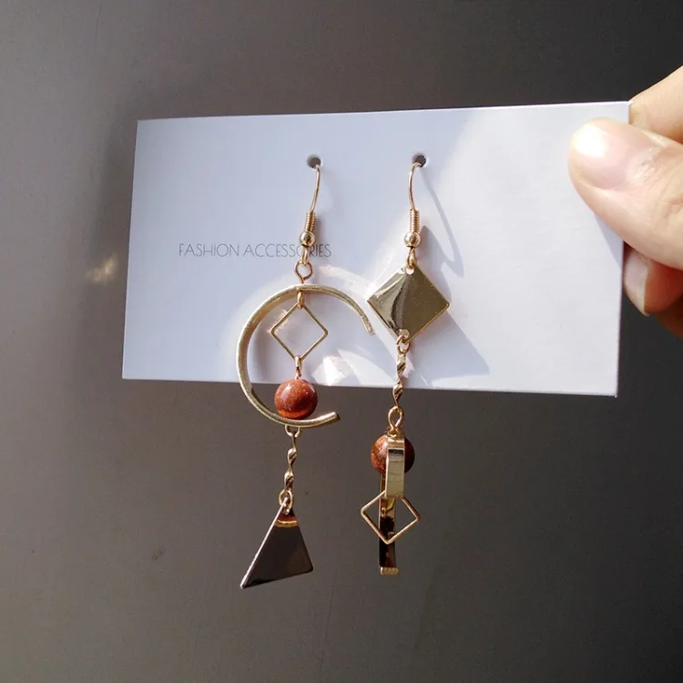 

Vintage Asymmetric Beads Bohemian Clip on Earrings Women Daily Beautiful Luxury Earrings