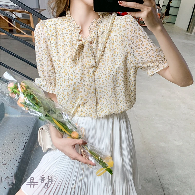 

Shirts & Blouses