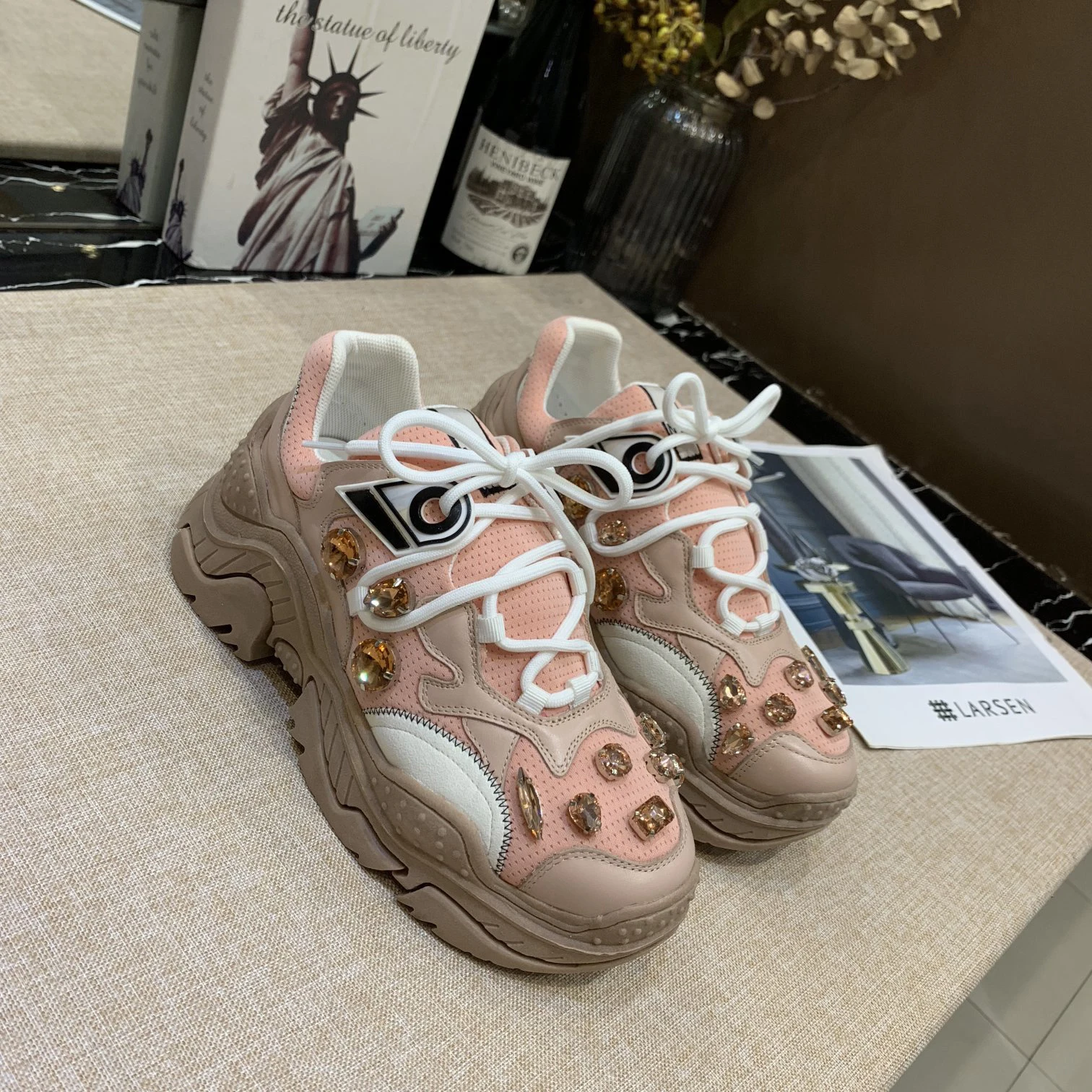 

2021 Spring Autumn Designer Sneakers Women New Fashion Crystal Genuine Leather Mixed Colors Lace -up All-match Sport Shoes Pink