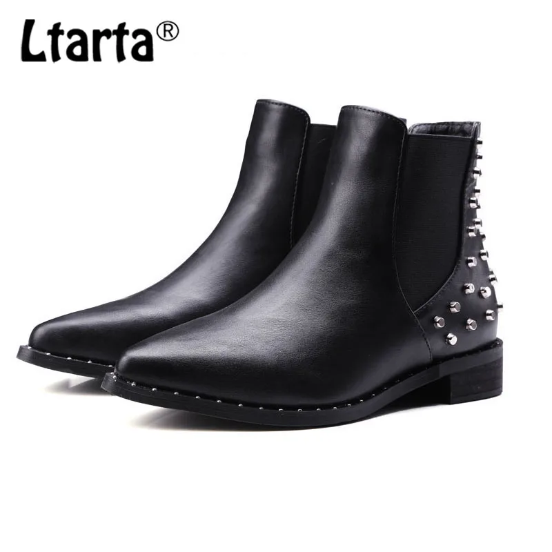 LTARTA/Новинка 2019 года Зимние Ботинки martin с острым носком Короткие бархатные теплые