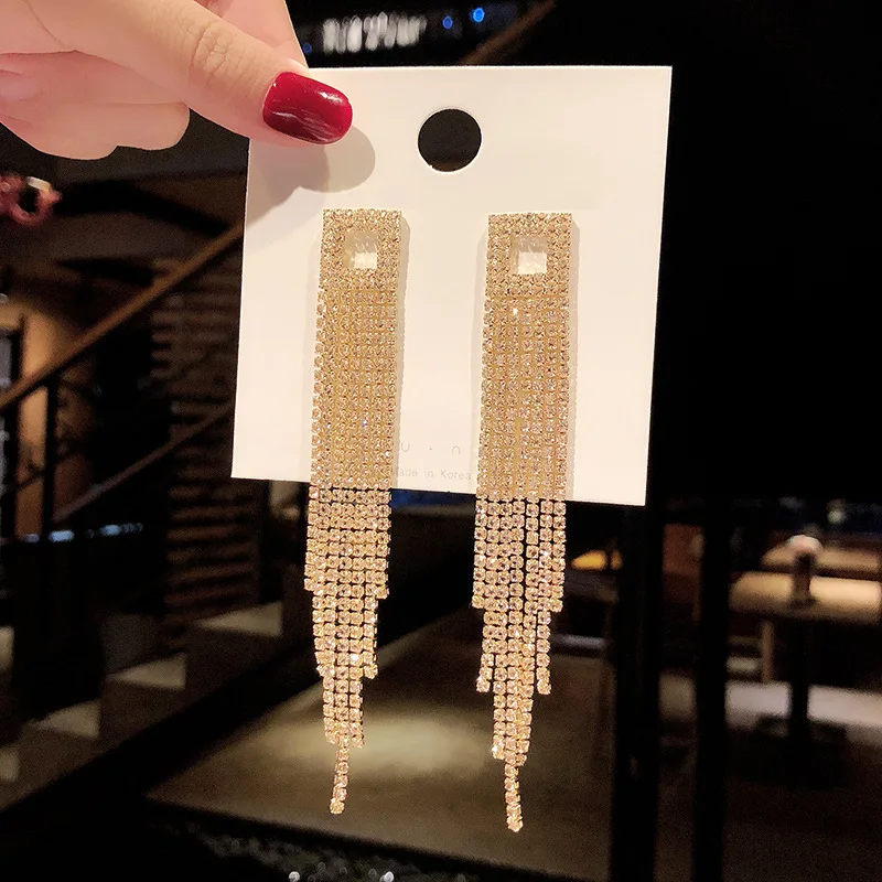 Женские серьги-подвески с кристаллами