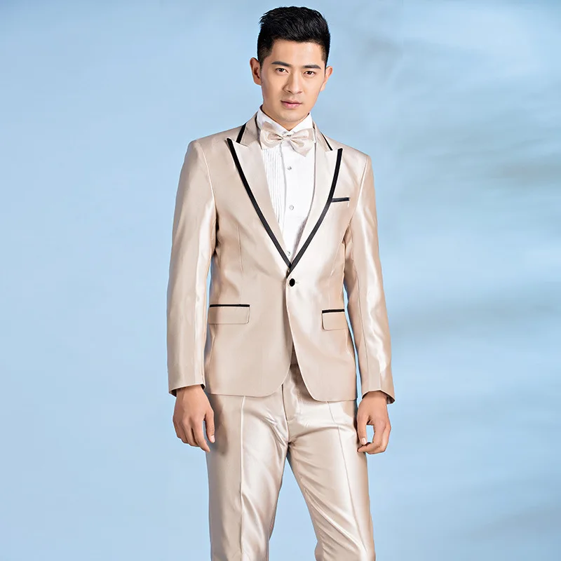 

spring 20211, the new men's wedding ceremony was decorated with two self-cultivation suits hosted by the MC