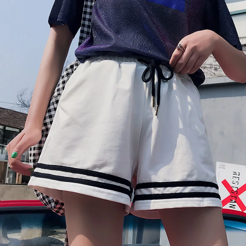 Женские белые шорты в полоску с эластичным поясом на шнуровке стиле харадзюку