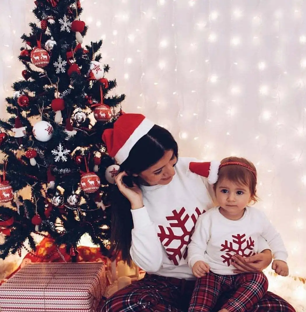 

2021 New Family Christmas Sweaters Hoodies Pajamas Santa Claus Elk Embroidery Adult Kids Sweatshirt Family Matching Outfits