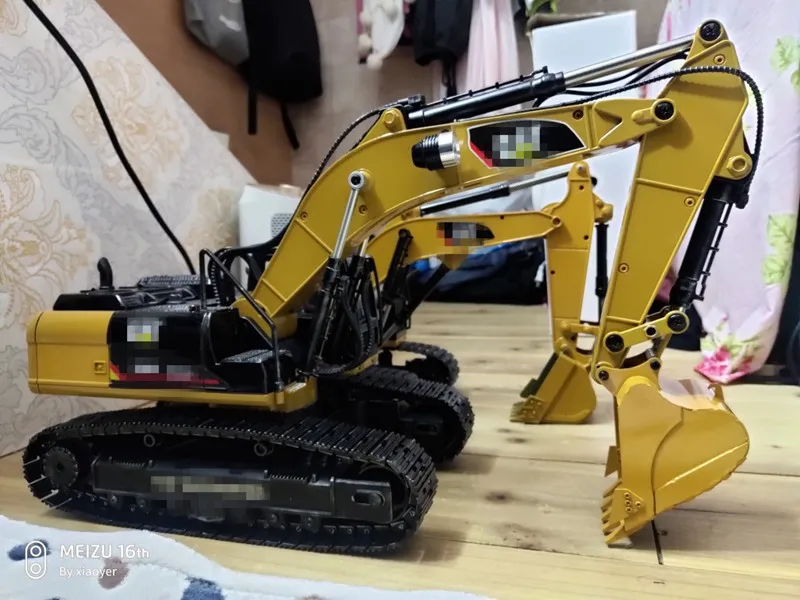 большой полностью металлич