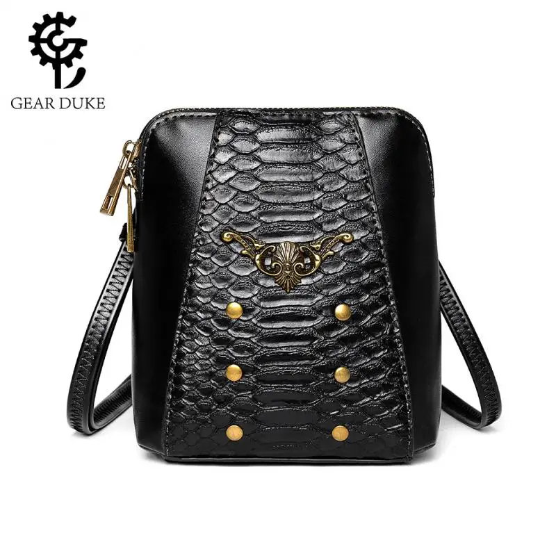 

Medieval Retro Steampunk Single Shoulder Messenger Bag Unisex Outdoor Skull Rivet Locomotive Bag Neutral Pu Leather Waist Bag