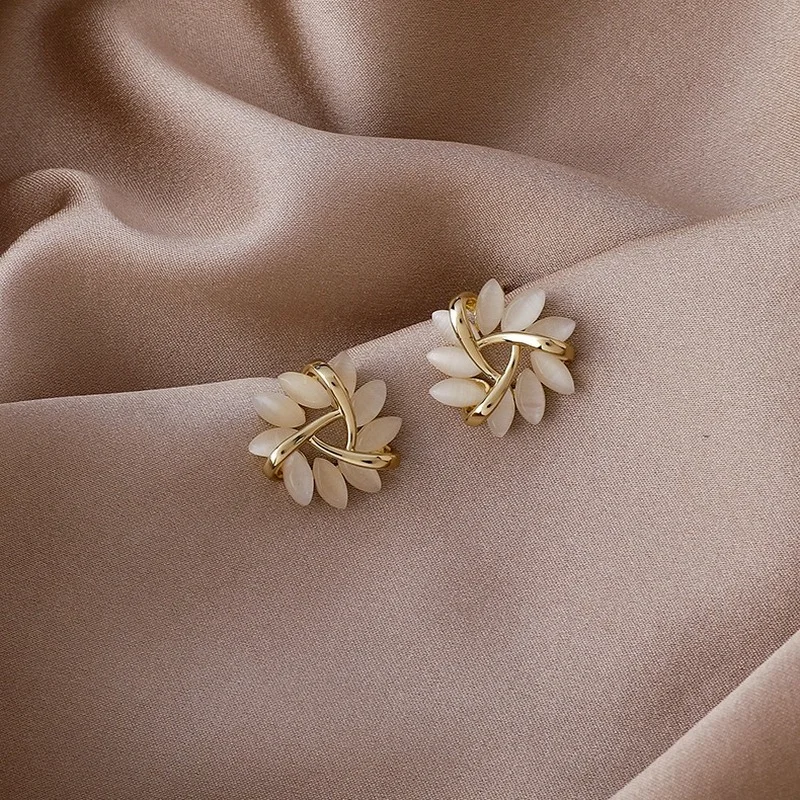 

Wholesale Geometric Triangle Opal Flower Earrings Women's Small Simple and Cool Style Fashion Sense Niche Design Earrings