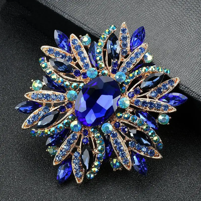 

Luxury Crystal Flower Brooch Pin for Woman Fashion Banquet Wedding Jewelry Gift