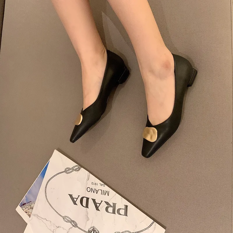 

Small women's shoes autumn and winter 2020 new versatile pointed gentle single shoes fashion thick heel low heel