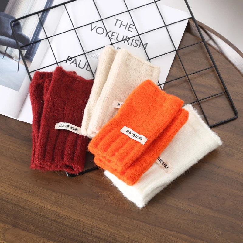 

Stylish Knitted Fingerless Gloves 1 Pair Autumn Winter Windproof Half-finger Gloves Pure Color Thickening Wool Gloves