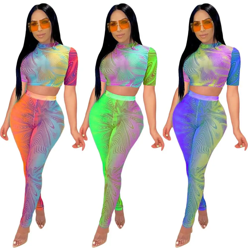

Женский комплект для фитнеса из двух предметов, спортивная одежда с коротким рукавом и градиентным цветным принтом 3D и облегающие штаны, ко...